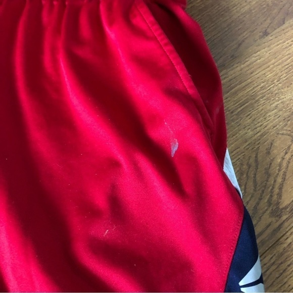 Reebok red athletic shorts in size M - Picture 3 of 4